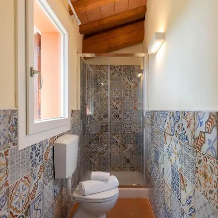 Casa Melatina Toscanaonehh * Riparbella