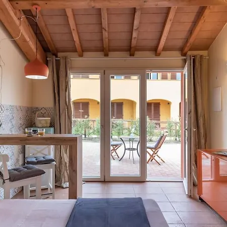 Casa Melatina Toscanaonehh * Riparbella